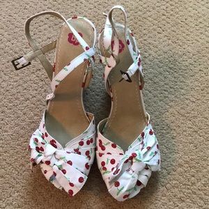 Cherry peep toed wedges